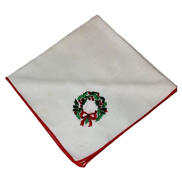 Set Of 4 Vtg Christmas Cloth White Table Napkins Embroidered Green Wreaths - Picture 3 of 5
